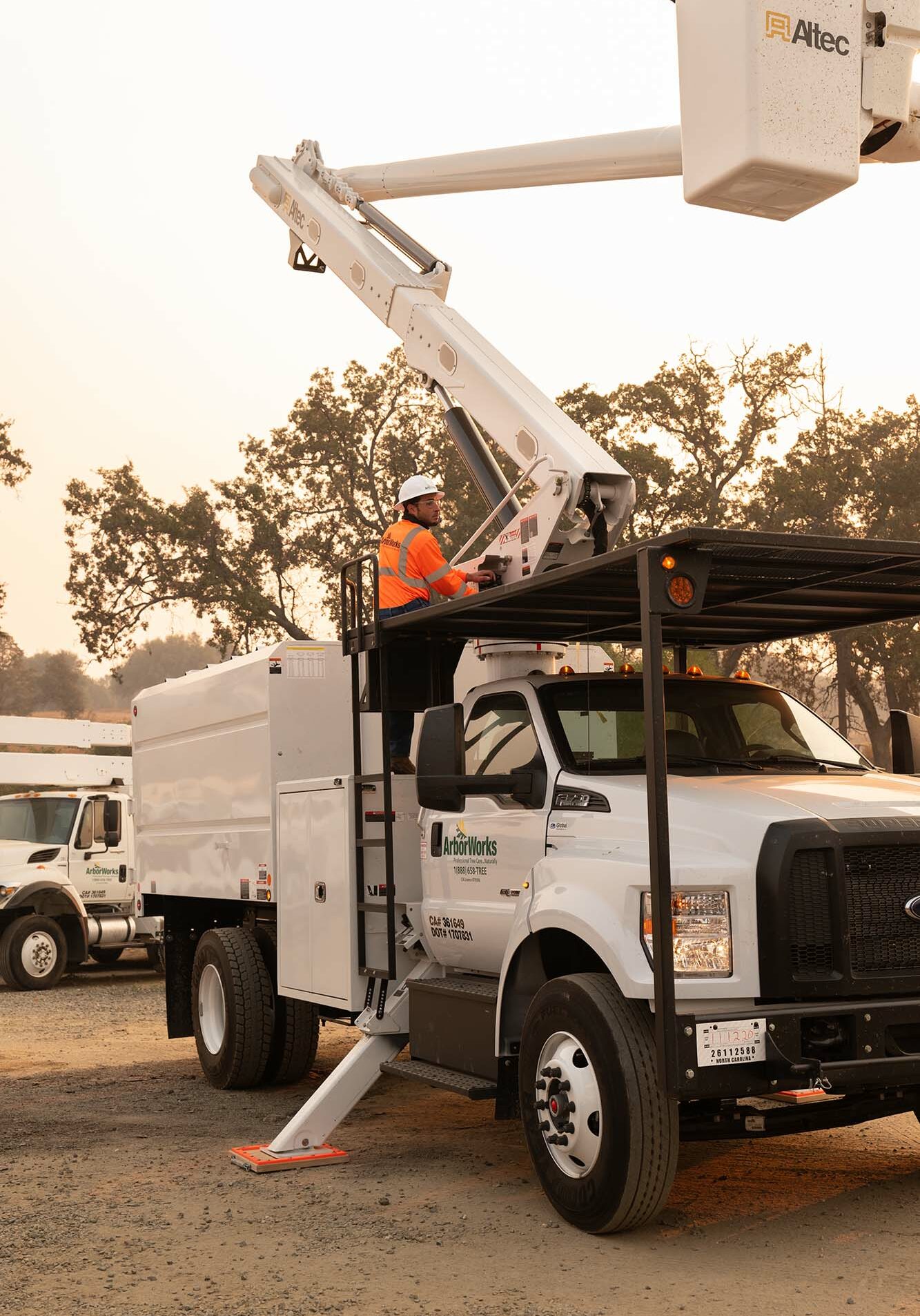 uvm-bucket-truck